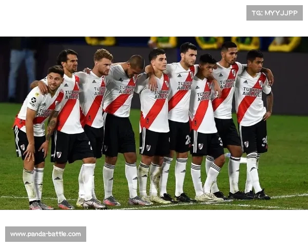 南美解放者杯利纳雷斯逆转取胜